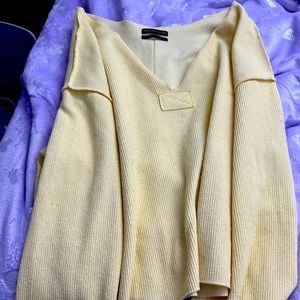 Urban Outfitters Yellow Sweater Size L